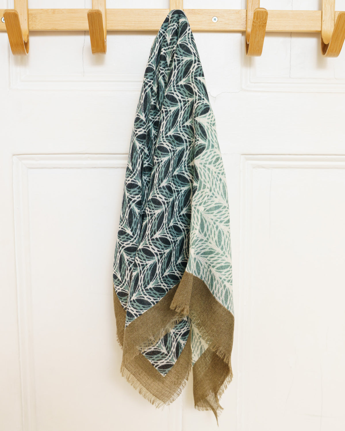 Épice Design Paris Square Scarf - Black